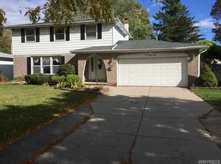 298 Vine Ln, Amherst, NY 14228