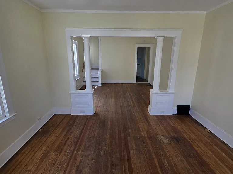 2407 Colburn Ave — Photo 2