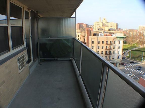 3rd image of 50 Riverdale Ave APT 11M