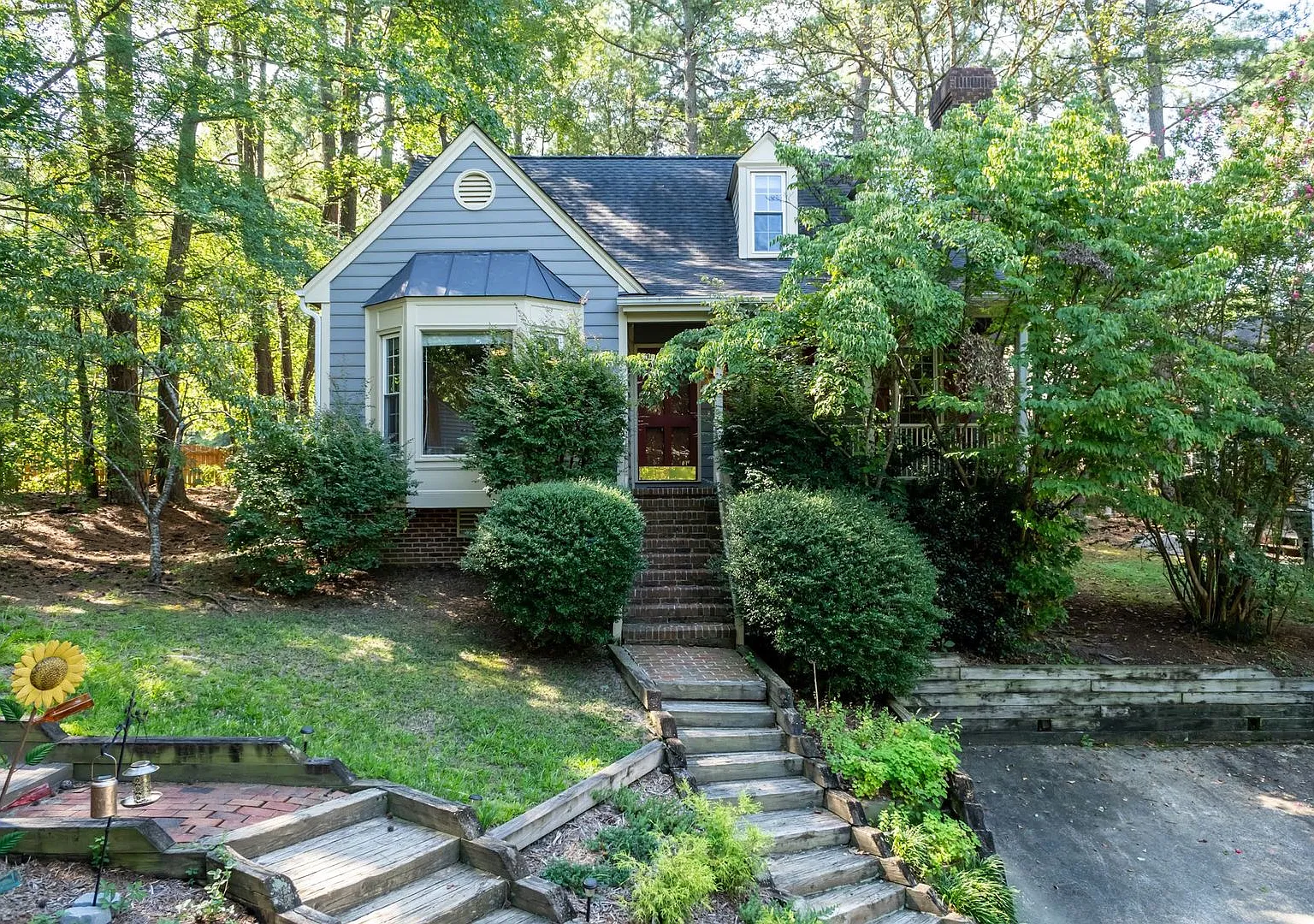 Four Bedroom Home! — Photo 1