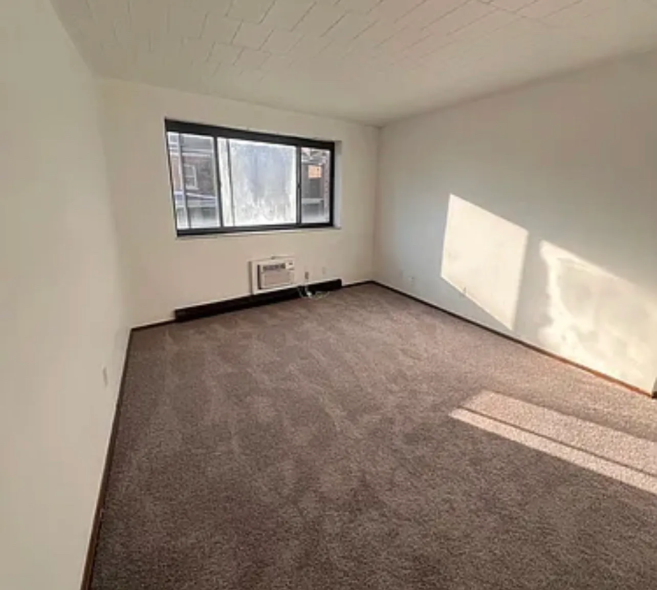 1 bed, $1,050 — Photo 3