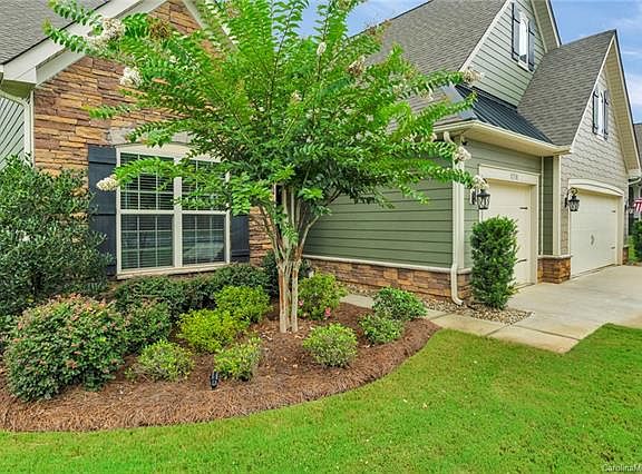 3rd image of 1138 Princeton Dr