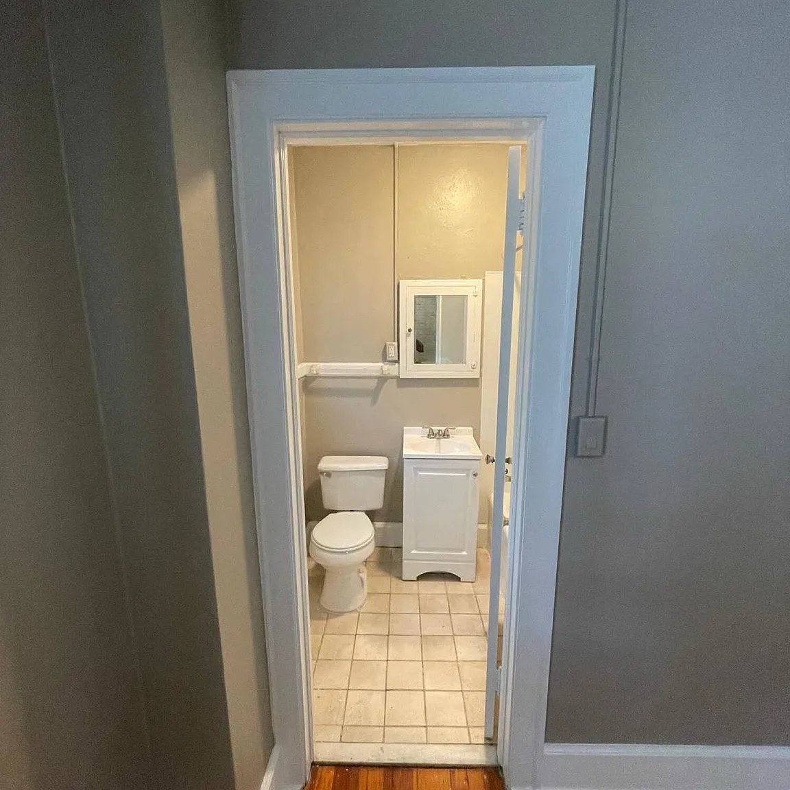 Studio, 650 sqft, $1,150 — Photo 3