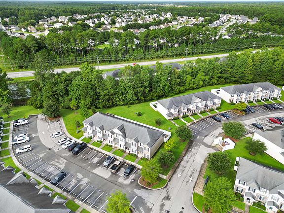 3rd image of 300 Glen Cannon Dr