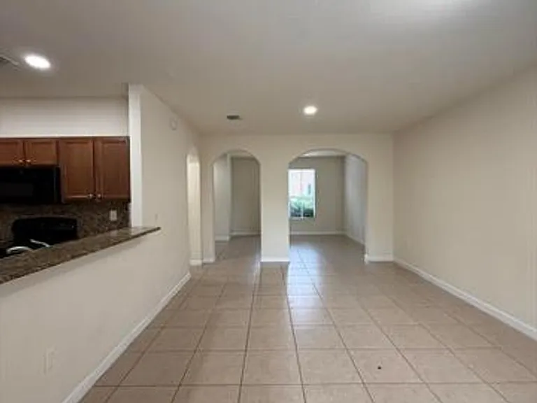 17093 SW 93rd St #Townhouse 17093 — Photo 8