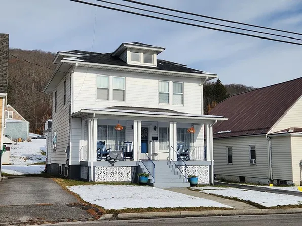 2048 Virginia Ave, Bluefield, VA 24605