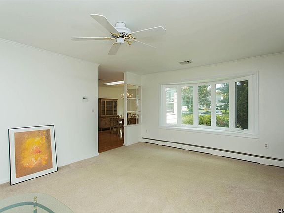 5th image of 11 Oakland Dr