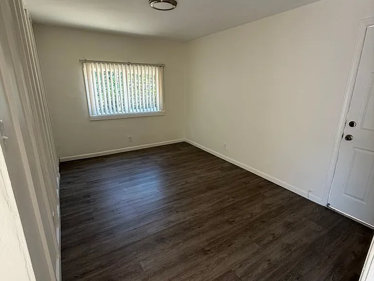 5634 Auckland Ave — Photo 13
