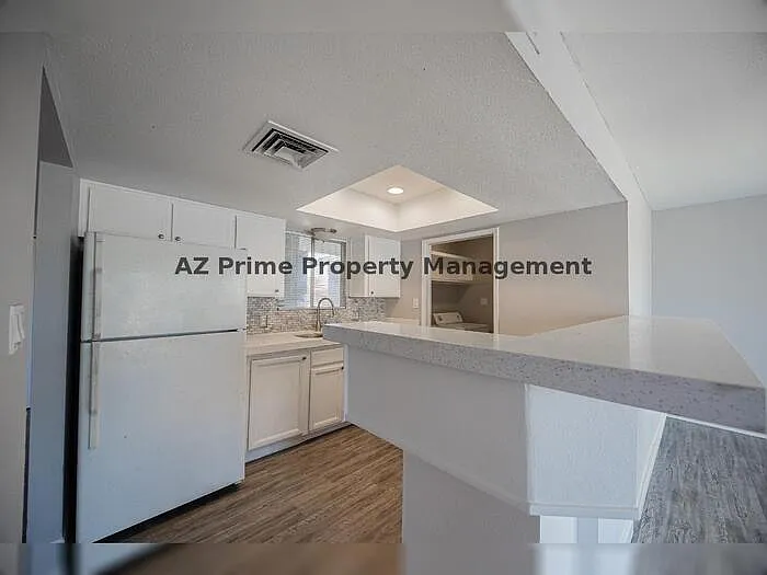 4704 S La Rosa Dr — Photo 11