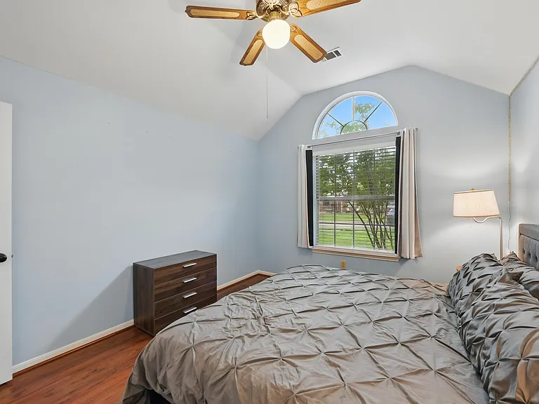 2432 Covington Dr — Photo 14