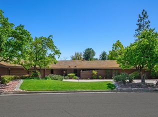 615 W Robinwood Ln, Fresno, CA