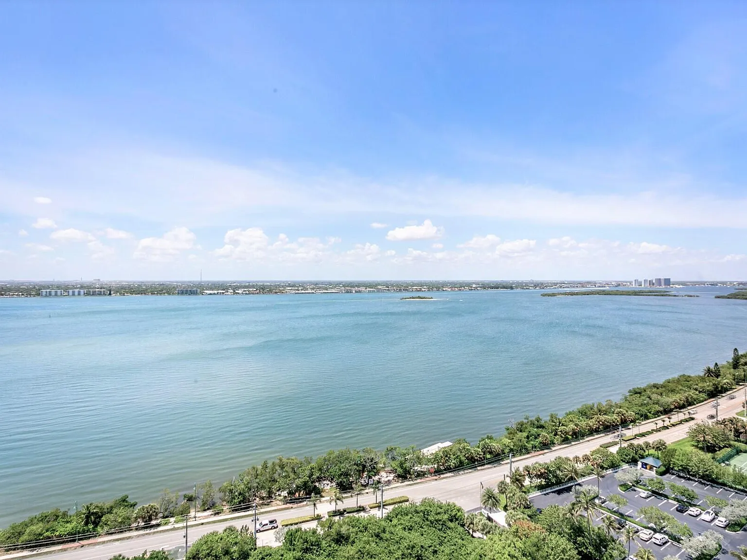 2 bed, 2.0 bath, 1804 sqft, $8,500 — Photo 3