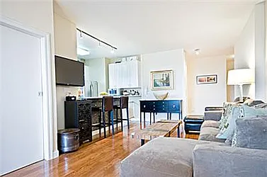 Rented by R New York