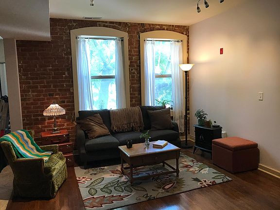 4th image of 200 E 43rd St APT 207