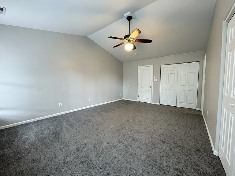 2309 Charing Cross Rd — Photo 23