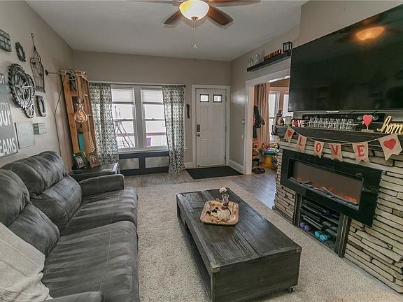 3rd image of 1705 Amberley Ave