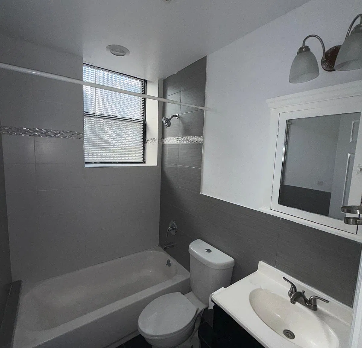 2 bed, 1000 sqft, $1,695 — Photo 4