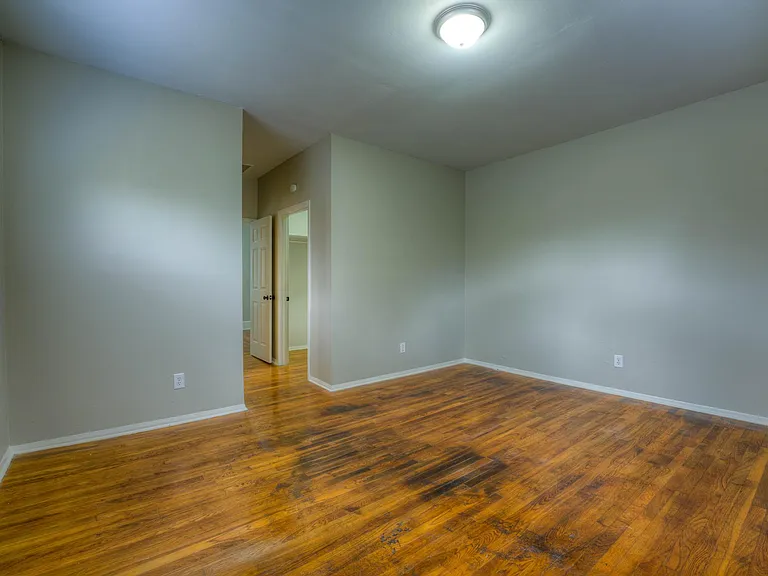 342 N Claybrook St — Photo 16
