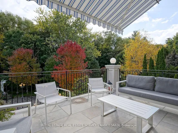 101 Forest Heights Blvd, Toronto, ON M2L 2K7
