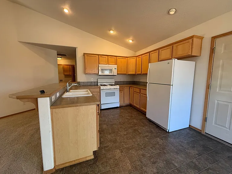 20591 Conifer Ave — Photo 5