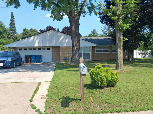 9815 Newton Ave S, Bloomington, MN 55431