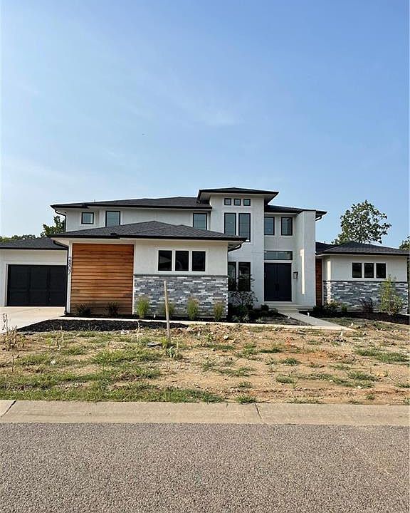 2nd image of 2807 W 162nd Ter