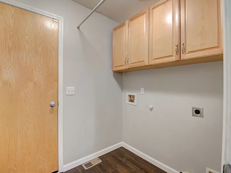 1443 SW Stremler Dr — Photo 28