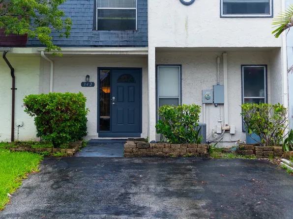 342 Sunshine Dr, Coconut Creek, FL 33066