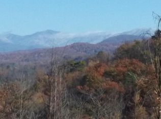 710 Pinecrest Ct, Gatlinburg, TN 37738