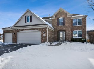 2046 Sandell Ln, North Aurora, IL 60542