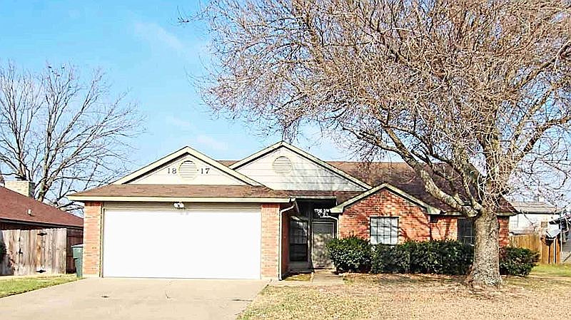 1st image of 1817 Meadowbrook Dr