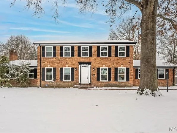 304 Monteith Dr, Ballwin, MO 63011