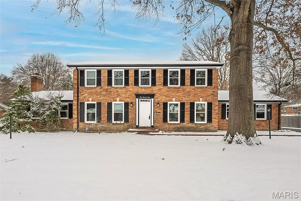 304 Monteith Dr photo 1
