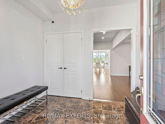5th image of 939 Green St