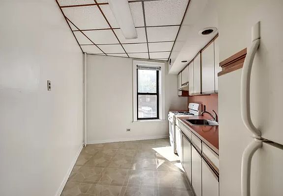 5th image of 8102 6th Ave