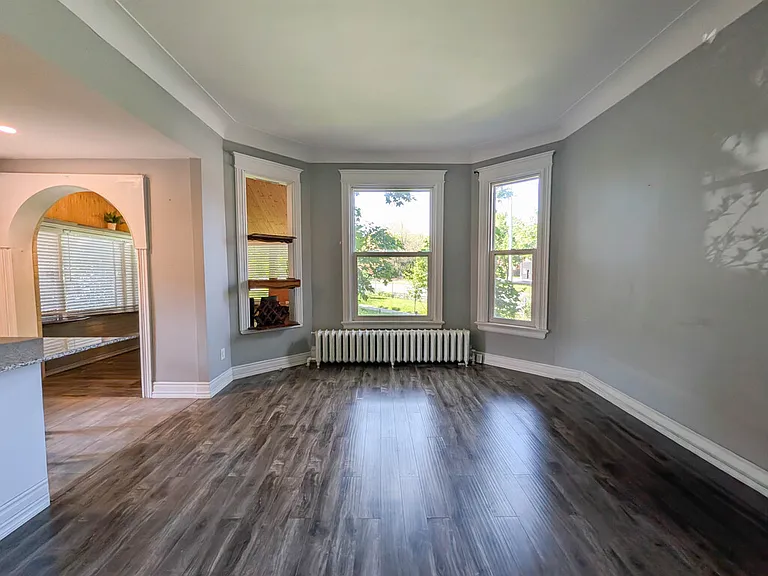 55 Wellington St S #3 — Photo 3
