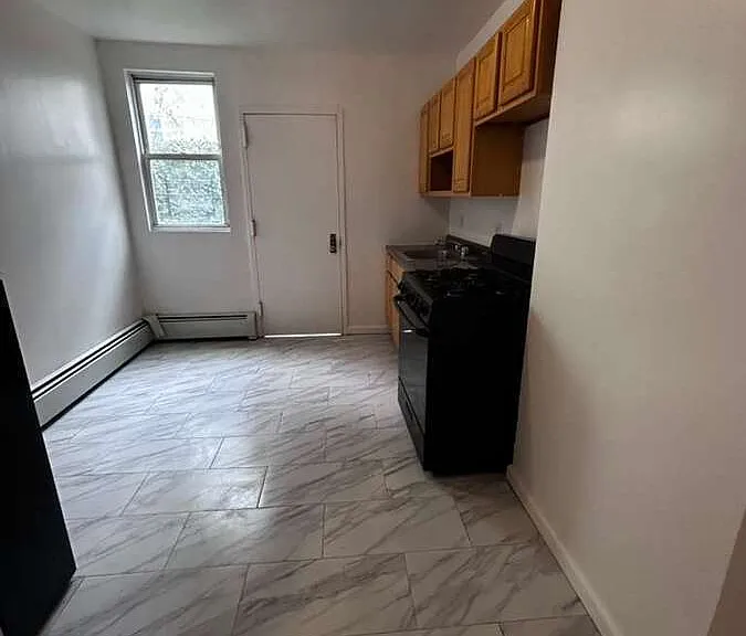 296 Woodworth Ave — Photo 8