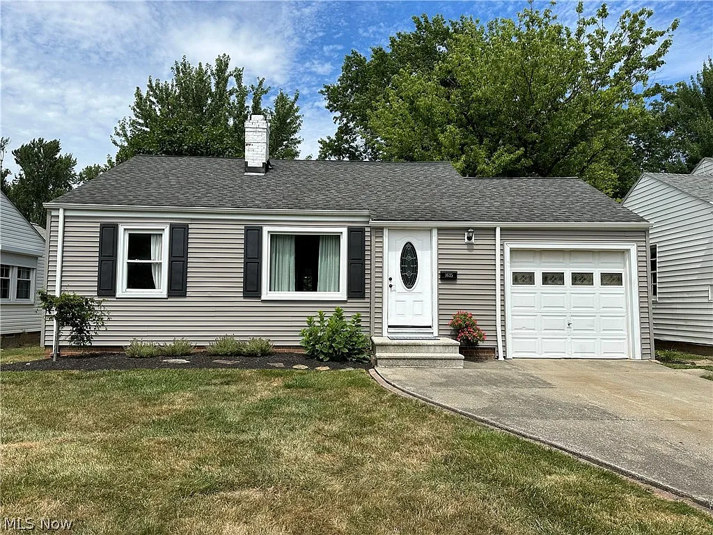 1635 Curry Dr photo 1