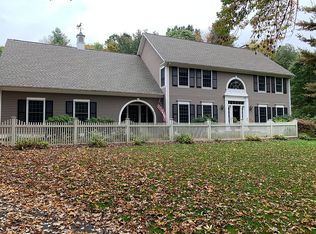 121 Great Pond Rd, Simsbury, CT 06070