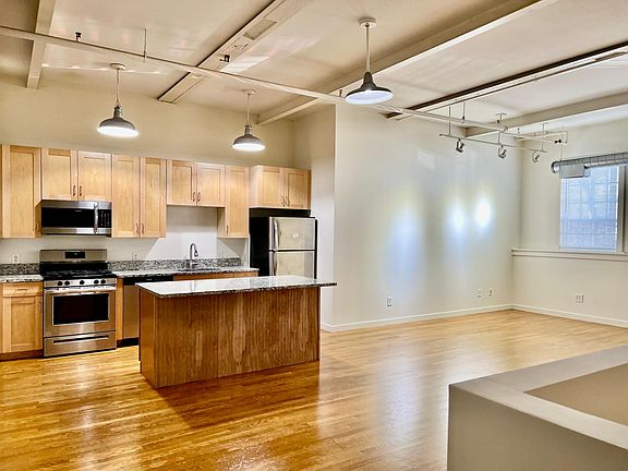 4th image of 304 Pearl St #690335a58