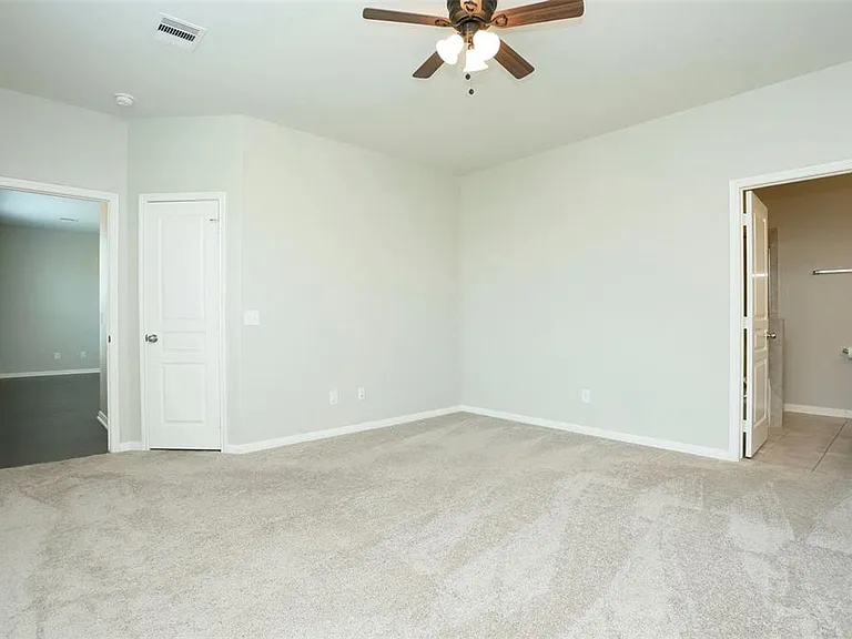 1123 Cloud Croft Ln — Photo 13