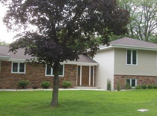 23 Guildford Dr, Bourbonnais, IL 60914