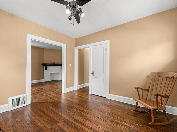 5th image of 1644 Winton Ave