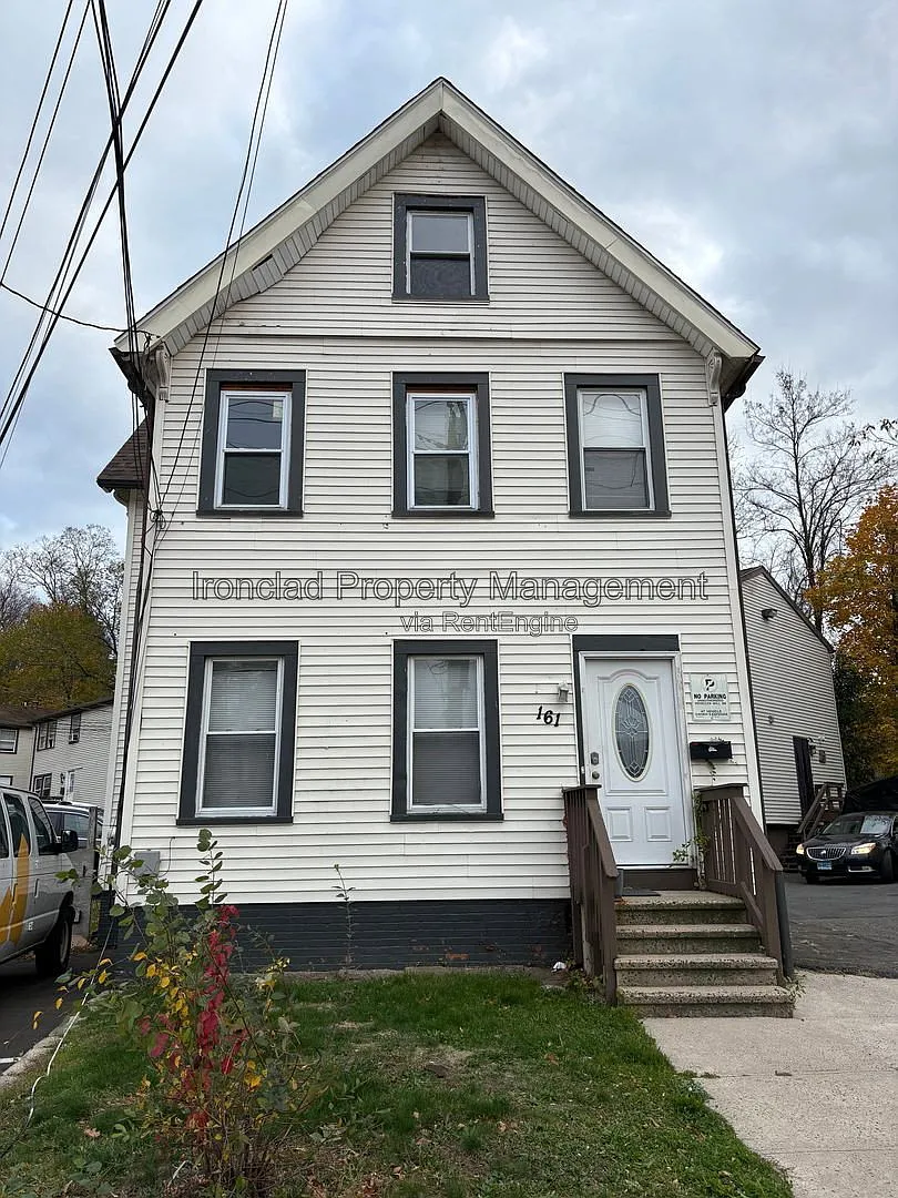 3 bed, 2.0 bath, $2,431 — Photo 1
