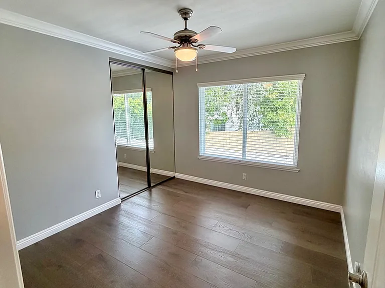 2229 E Chesterton St — Photo 16