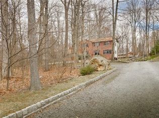24 S Airmont Rd, Airmont, NY 10901