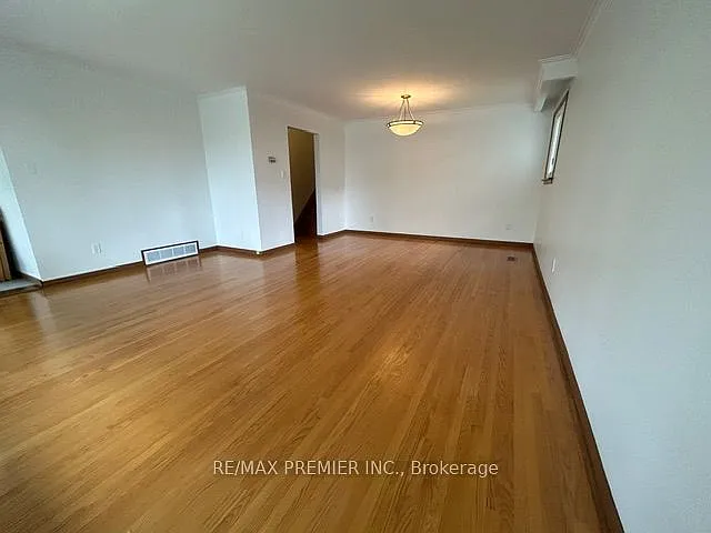 19 Sandbourne Cres — Photo 16