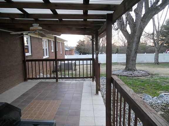 4th image of 875 Chickasaw Dr