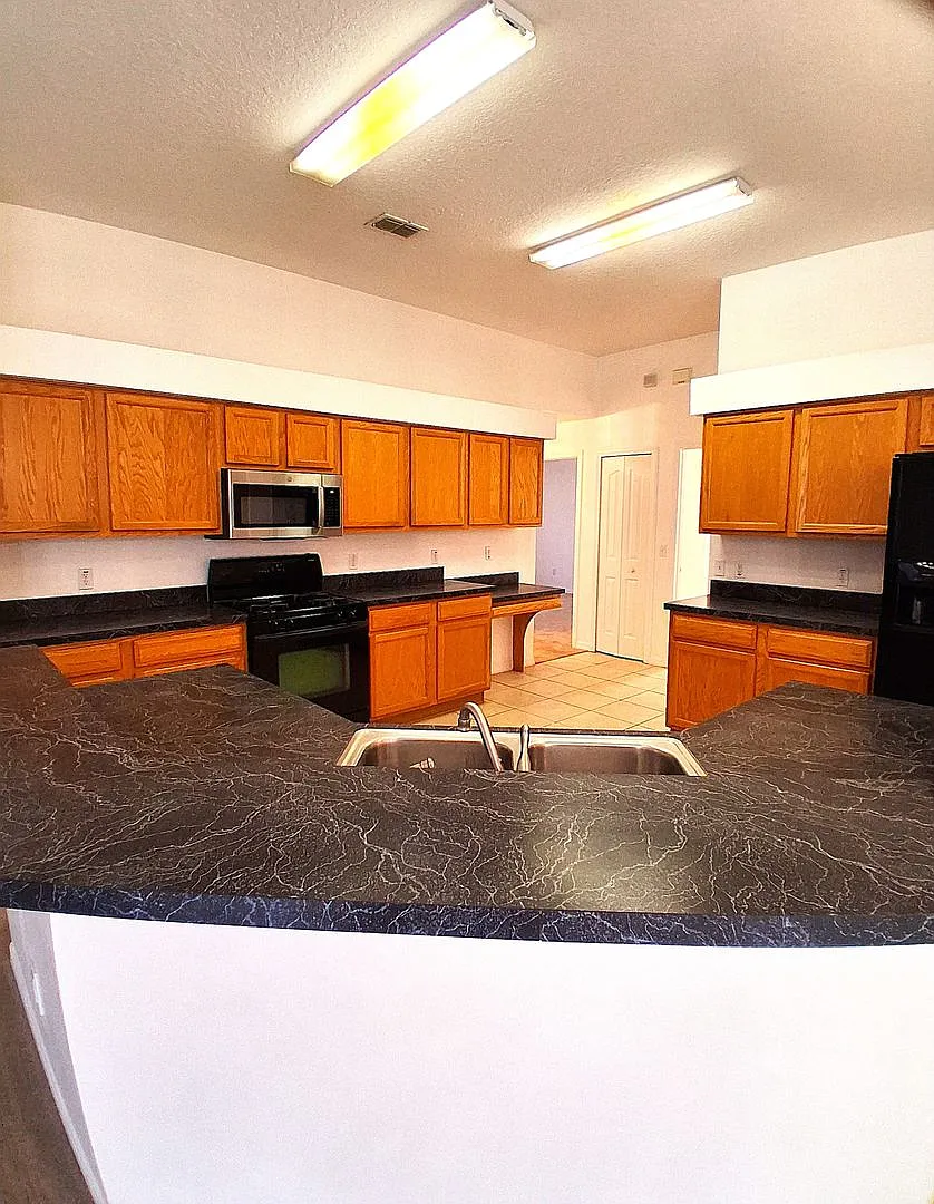 Lovely home in the Twin Lakes Subdivision Deltona — Photo 2