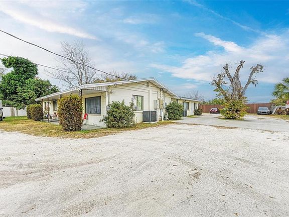4th image of 1205 44th Ave E